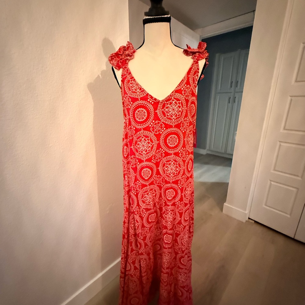 Vince Camuto Red and White Maxi Dress